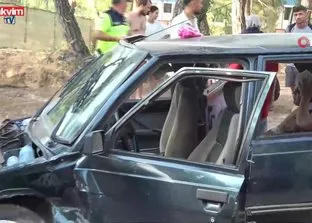Antalya’da kafa kafaya çarpışma: 3 yaralı!