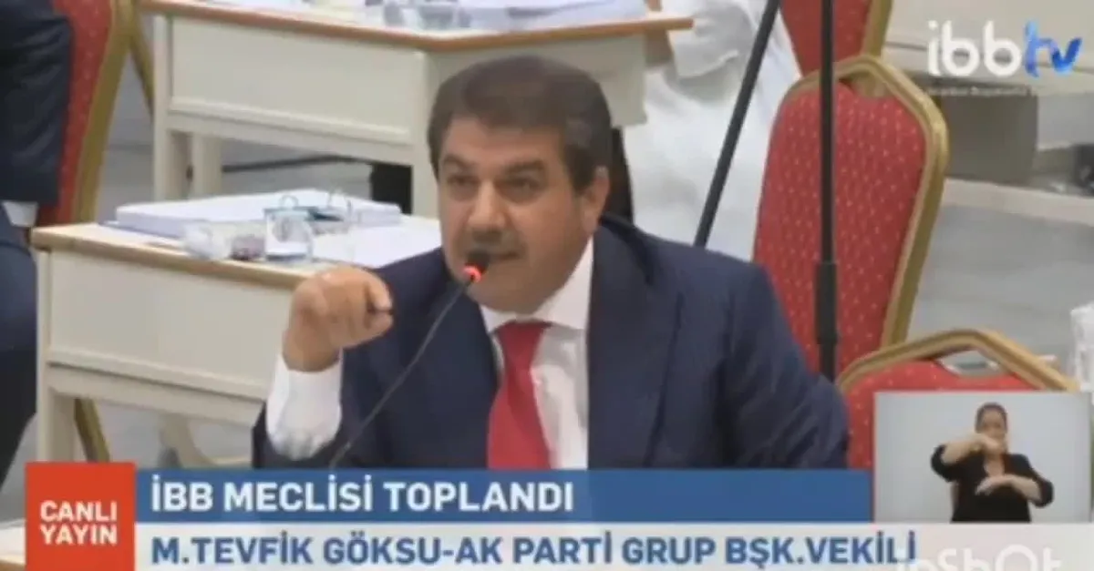 Kaçak büfe skandalıyla gündeme gelen İYİ Partili Ali Kıdık İBB Meclisini karıştırdı! Tekme ve yumruklar havada uçuştu
