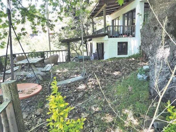 Özgü Namal, Serdar Oral'ın vefatının ardından Muğla Ayla Yaylası'ndaki çiftliği boşaltıyor-7