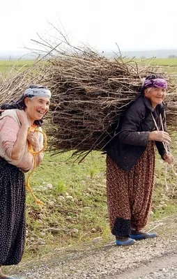 Evde-tarlada çalışan kadına sosyal koruma