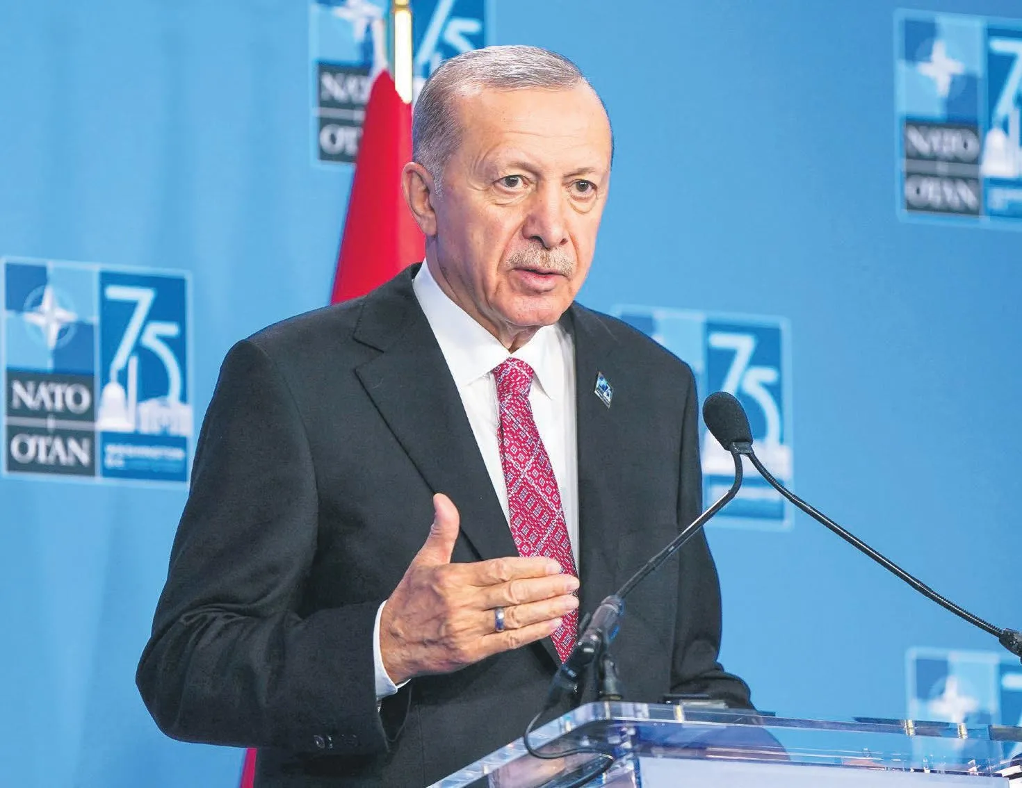 Suriye’de adil barış mümkün