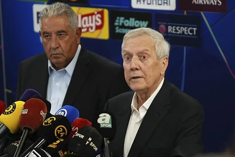 fenerbahce-baskani-aziz-yildirimdan-transfer-mujdesi-aziz-yildirim-mujdeyi-verdi-transfer-donemi-hizli-gececek-1789718964147.jpeg Aziz Yıldırım müjdeyi verdi! Transfer dönemi hızlı geçecek-2