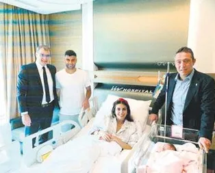 Deniz Türüç baba oldu