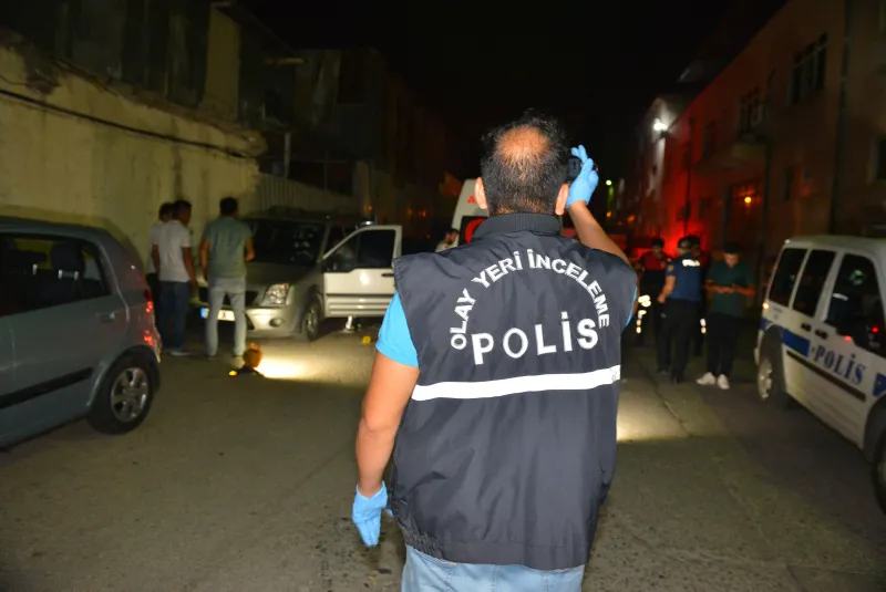 Adana'da kanlı infaz! Hafif ticari aracında silahlı saldırıya uğrayan güvenlik görevlisi öldü - 5