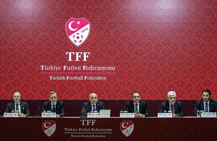 ligler-ne-zaman-baslayacak-tff-baskani-mehmet-buyukeksiden-flas-aciklamalar-1702473749581.jpeg Ligler ne zaman başlayacak? TFF Başkanı Mehmet Büyükekşi'den flaş açıklamalar-6