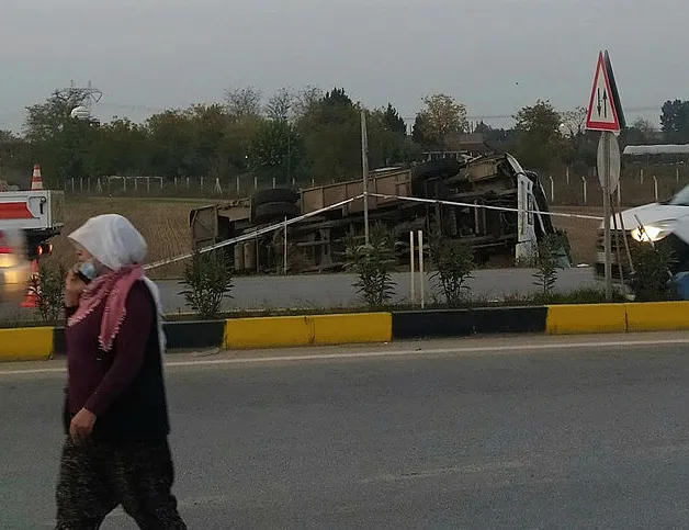 İzmir’de can pazarı! İki midibüs kafa kafaya çarpıştı