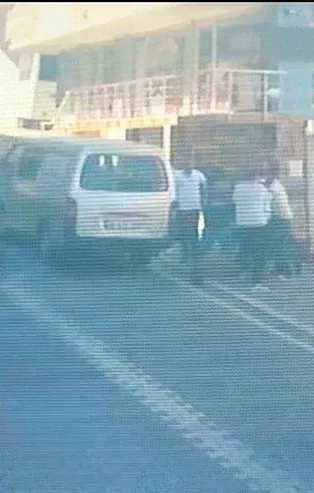 Adres soran halı yıkamacılara meydan dayağı! Akılalmaz olay kameralarda