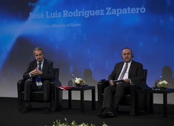 Zapatero: "Dünyanın geleceği Türkiye'ye bağlı"-1