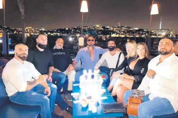 Almanya’dan sınır dışı edilen Afgan uyruklu çete lideri ve adamları kıskıvrak yakalandı-1
