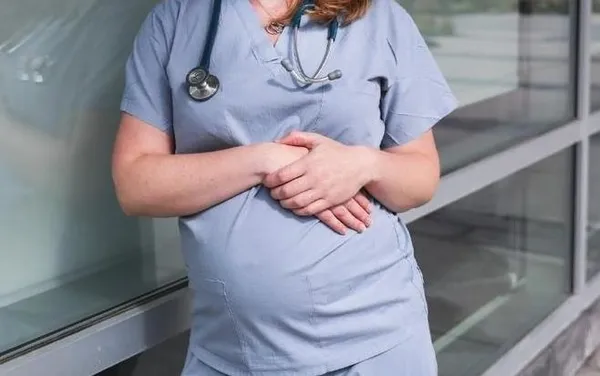 bakan-koca-defnede-hekime-yonelik-siddet-olayinin-zanlisi-tutuklandi-1694793168226.jpeg Hatay’da hamile doktora şiddet I Saçlarından çekip yerlerde sürükledi! Sağlık Bakanı Fahrettin Koca: Saldırgan tutuklandı!-3