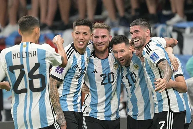 arjantin-avustralyayi-eleyerek-ceyrek-finale-yukseldi-messi-ise-geceye-damga-vurdu-1670101973222.jpeg Arjantin, Avustralya'yı eleyerek çeyrek finale yükseldi! Messi ise geceye damga vurdu-4
