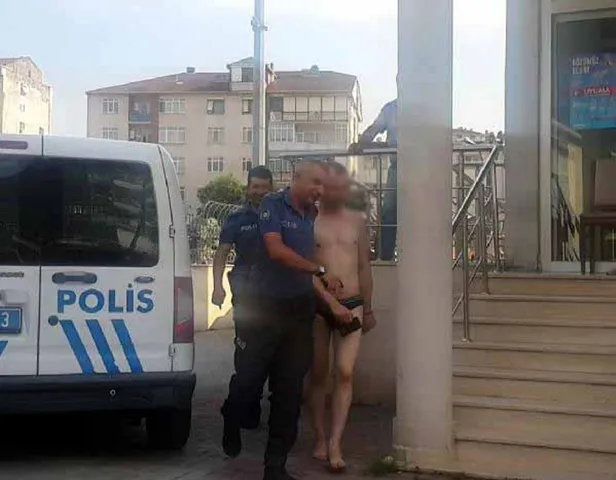 Kocaeli'de akla ziyan görüntü! Sokakta çıplak gezdi-4