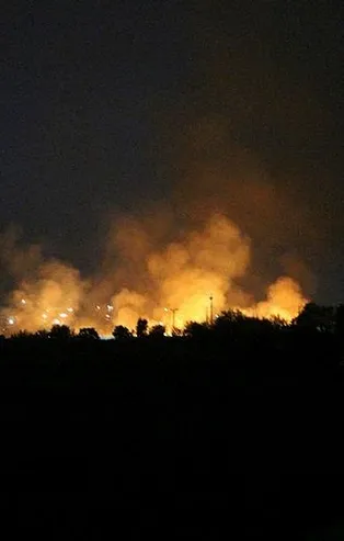 Sınırda provokasyon şüphesi! Hendeklere petrol doldurup ateşe verdiler