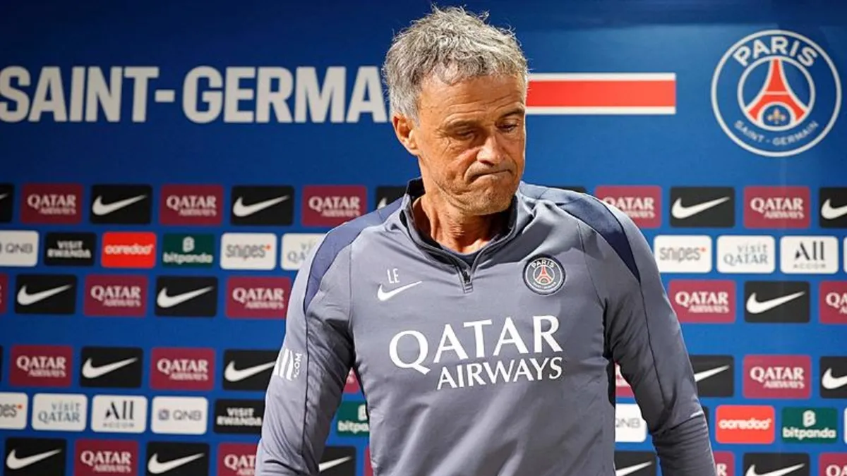 Luis Enrique bisikletten düştü!