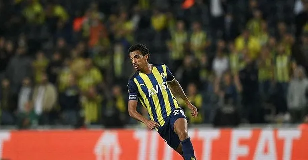 Fenerbahçe - Olympiakos maçında Luiz Gustavo taraftarlar tarafından ıslıklandı!