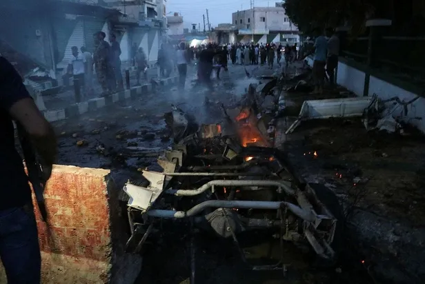 Son dakika: Tel Abyad'da bombalı terör saldırısı: 3'ü çocuk 6 sivil öldü, 7 sivil yaralandı-1