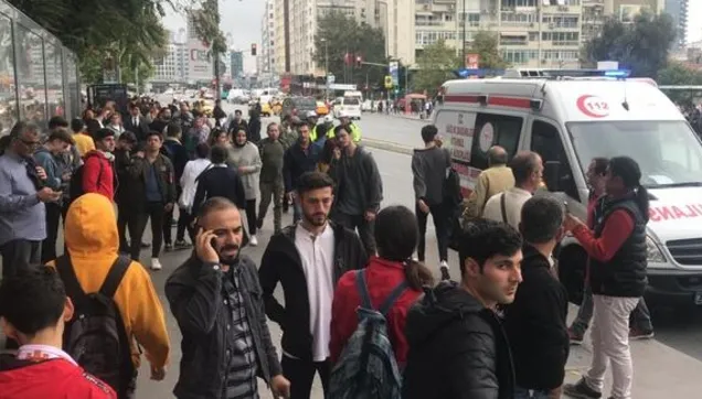 Mecidiyeköy metro istasyonunda intihar: Raylara atlayan kadın öldü