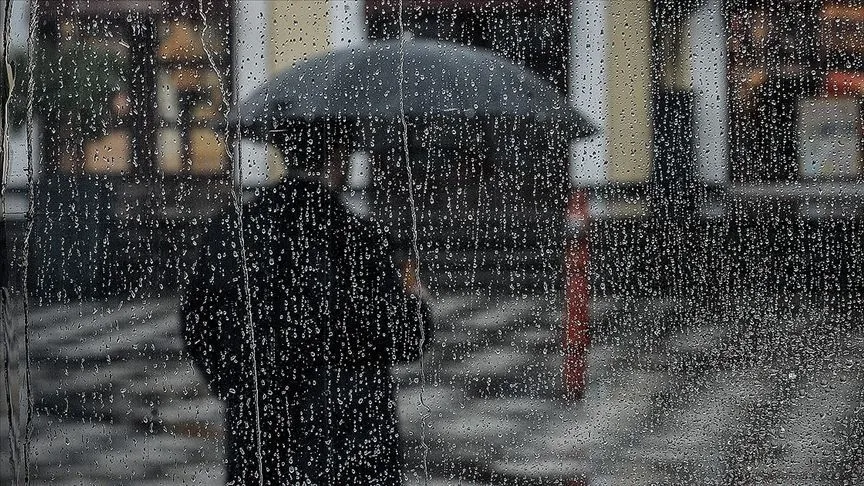 turkiyede-hava-ikiye-bolunuyor-saganak-ve-kavurucu-sicak-yan-yana-1788676303255.jpg İzmir'de sıcaklık 37 derece, Ankara'da ise 32 derece olacak.