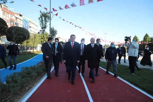 chplinin-ibbnin-yarim-biraktigi-parki-zeytinburnu-belediyesi-tamamladi-burasi-yaklasik-2-yildir-cok-kotu-bir-durumdaydi-1636639583367.jpg CHP'li İBB’nin yarım bıraktığı parkı, Zeytinburnu Belediyesi tamamladı: Burası yaklaşık 2 yıldır çok kötü bir durumdaydı-5