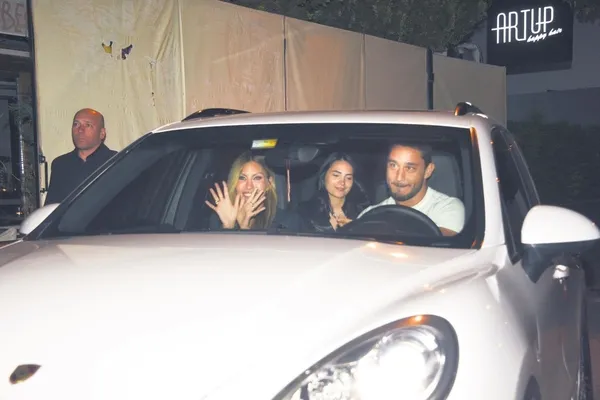 evlilik-yakin-cagla-sikel-ve-nail-gonenli-aski-tam-gaz-suruyor-1683918996617.jpeg Evlilik yakın: Çağla Şıkel ve Nail Gönenli aşkı tam gaz sürüyor!-3