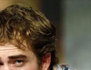 Robert  Pattinson