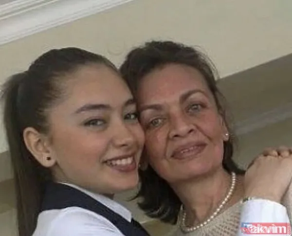 Burcu Özberk annesinin gençliğinin kopyası genetik kodlar iş başında! Burcu Özberk'in annesini görenler Burcu'yu unuttu - 16