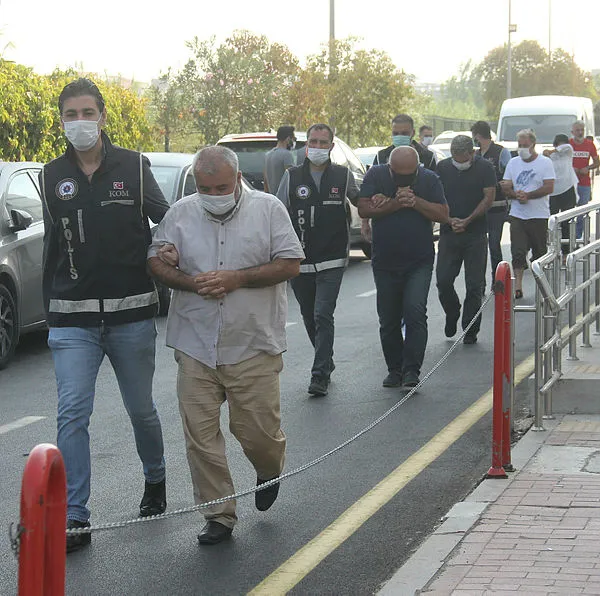 4 bin lira maaşlı memurun dudak uçuklatan serveti! 35 taşınmaz, iki otomobil, bankada 2 milyon 380 bin lira...-3