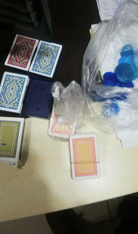 Son dakika: Manisa'da kumar oynanan iş yerine baskın: 20 kişiye 86 bin TL ceza-2