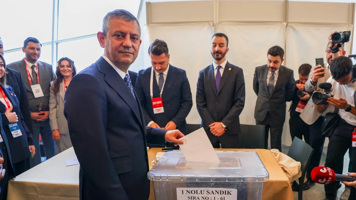 CHP'nin 21. Olağanüstü Kurultayı'nda güvenoyu oyunu! Şaibe davasını çıkmaza sokmak için her yolu deniyorlar