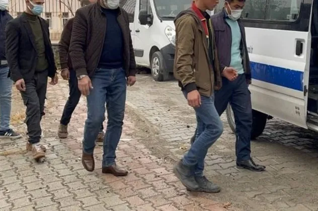 Kırklareli'nde 28 düzensiz göçmen yakalandı