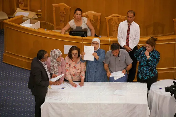 tunus-meclis-baskani-rasid-el-gannusi-yeniden-guvenoyu-aldi-devrim-ve-mesruiyet-kazanacak-1596122236634.jpg Tunus Meclis Başkanı Raşid el-Gannuşi yeniden güvenoyu aldı: Devrim ve meşruiyet kazanacak-3