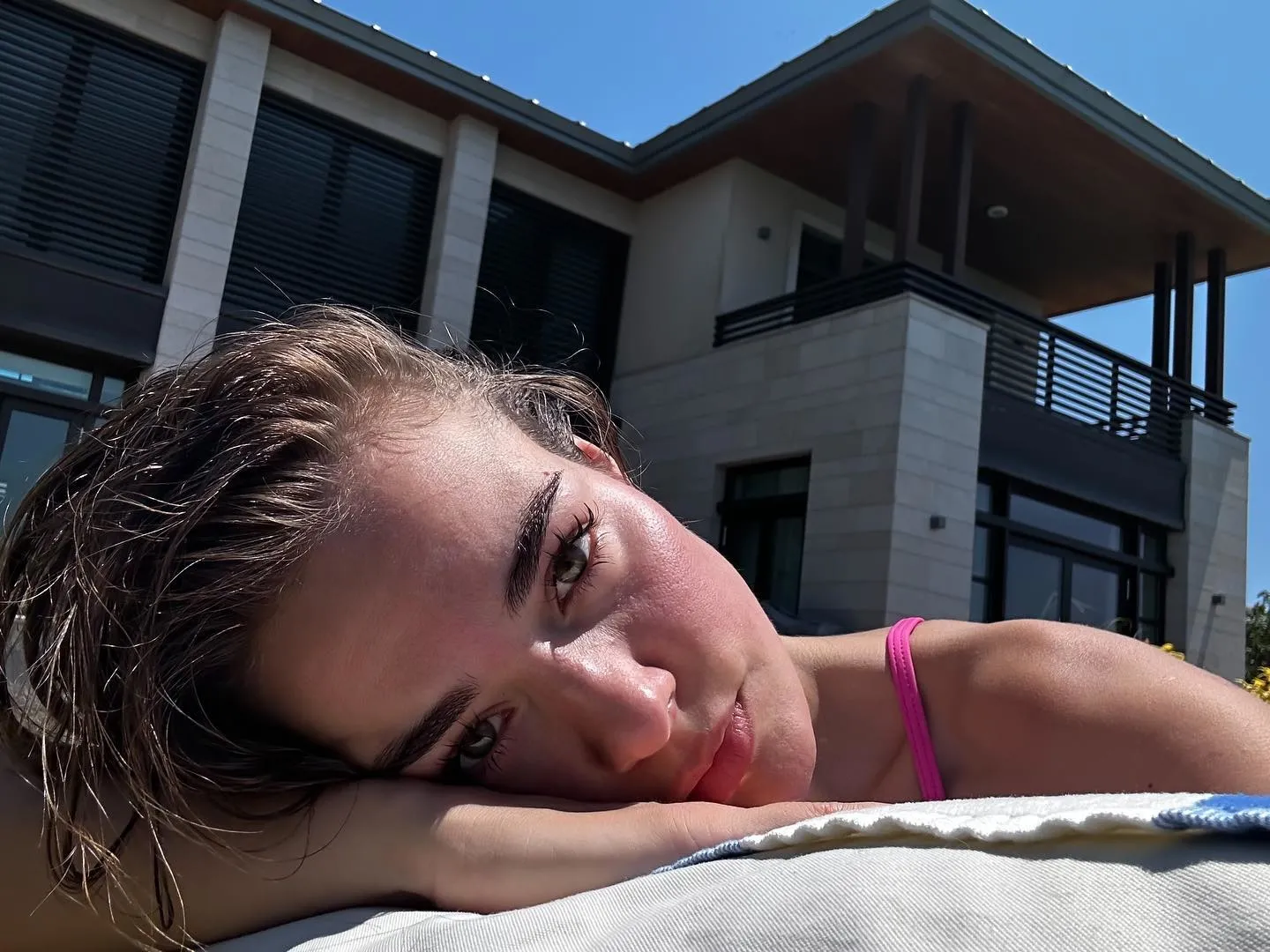 Demet Şener tatil sezonunu açtı: Şezlongta ilk poz geldi! 48’lik Demet cesaretini konuşturdu - 20