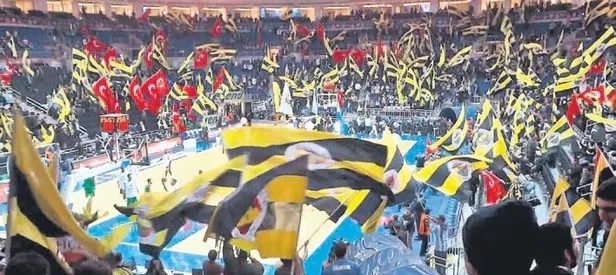 Futbol out basket in!