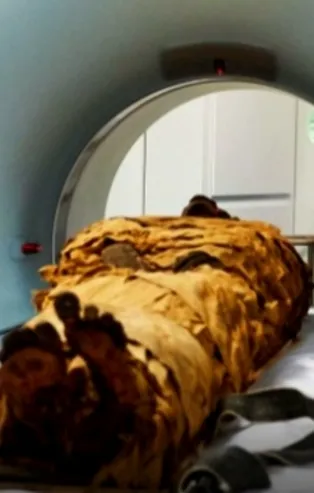 İngiltere'de inanılmaz çalışma! 3 bin yıllık rahip mumyası konuştu