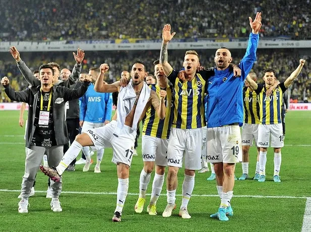 fenerbahce-kadikoyde-gsarayi-6-yil-sonra-devirdi-eski-gunlerine-donus-sinyali-verdi-1649629555995.jpeg