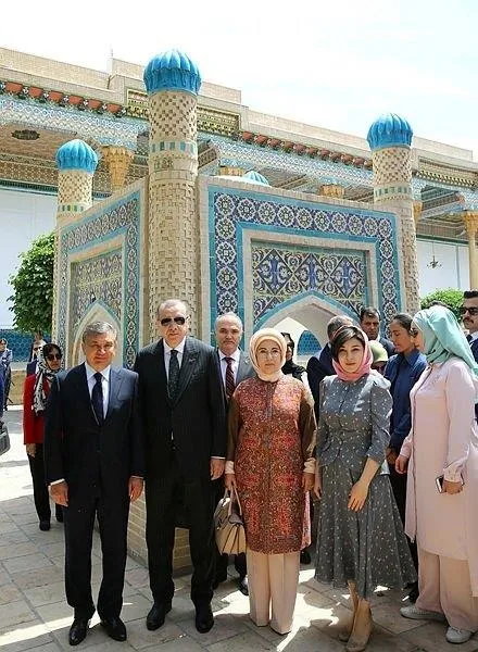 Cumhurbaşkanı Erdoğan, Nakşibendi Hazretleri'nin türbesini ziyaret etti-5