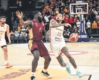 Fırtına hata yapmadı! Cimbom’u 101-89 yendi!
