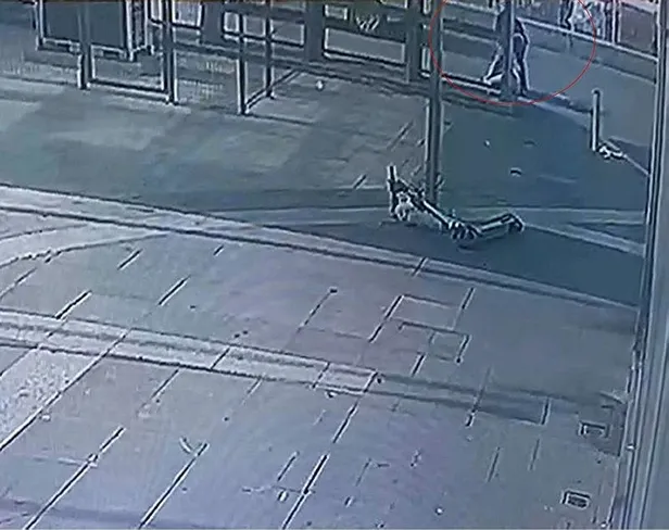 SON DAKİKA! İstanbul Esenyurt'ta sokak ortasında vahşet! Önce kadına ardından kafasına sıktı-4