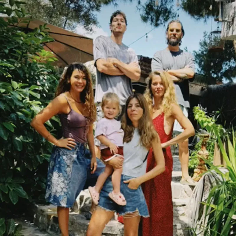 ebru-sahinden-burcu-biricikin-kizi-luna-ile-sevimli-poz-1784984346113.jpg "Luna turizm!" Ebru Şahin ve Cedi Osman’dan Burcu Biricik'in minik kızıyla sevimli poz!-4