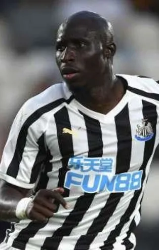 Beşiktaş yönetimi Diame'yi Avcı'nın onayına sundu