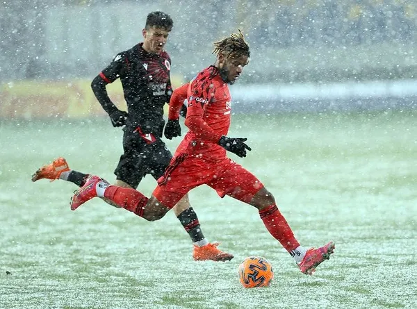 Beşiktaş Gençlerbirliği’ni farklı devirdi: Soğuk hava da durduramadı-1