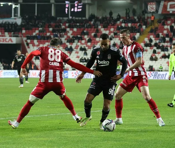 zorlu-sivas-deplasmaninda-yildizlar-sahne-aldi-besiktas-3-puani-kapti-1645908212803.jpeg Zorlu Sivas deplasmanında yıldızlar sahne aldı! Beşiktaş 3 puanı kaptı-4