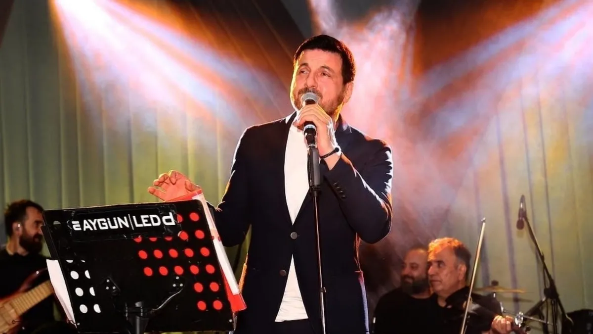 karadenizin-efsanesi-54-yasindaki-davut-guloglu-ilk-kez-dede-oldu-1781945676926.jpg Karadeniz’in efsanesi 54 yaşındaki Davut Güloğlu ilk kez dede oldu-2