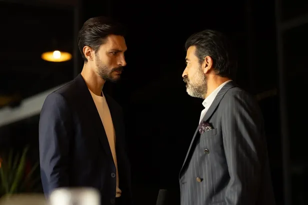 safir-6-bolum-canli-izle-safir-9-ekim-2023-full-hd-4k-tek-parca-atv-youtube-canli-izle-feraye-kaciyor-1696873686579.jpg Safir 6. bölümde neler oldu? Safir 6. bölüm tekrarı izle! İşte yeni bölüm özeti!-2