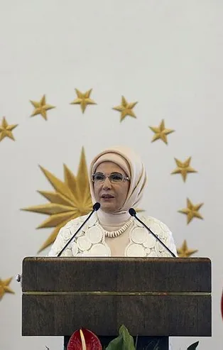 Emine Erdoğan kadın büyükelçilere ve büyükelçi eşlerine öğle yemeği verdi
