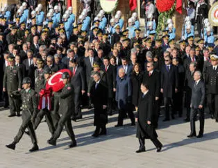 10 Kasim Atatürk'ü anma töreni