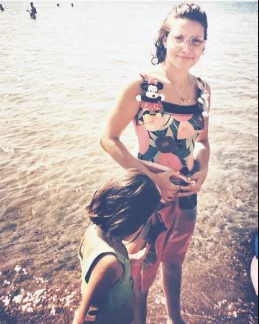 Hande Erçel ile kardeşi Gamze Erçel sevinç ve hüznü bir arada yaşadı! Bir süredir tedavi olan Mavi’nin...