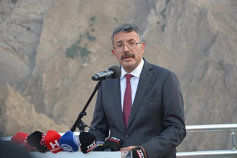 Hakkari Valisi Ali Çelik (AA)