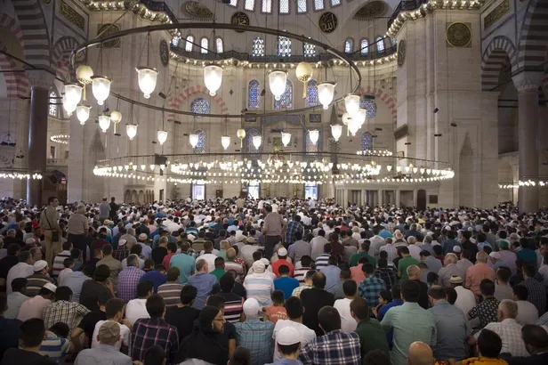 Diyanet: Cuma namazı nasıl kılınır, kaç rekat? Cuma namazının hükmü nedir? Cuma namazı kılınışı-1