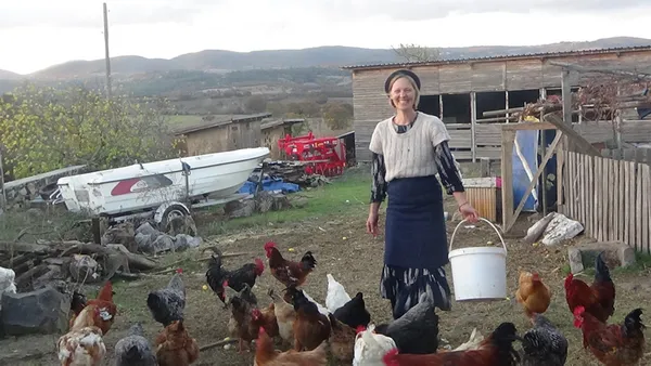 amerikali-cift-2-yil-once-canakkale-bayramice-yerlesti-tarimla-ugrasiyor-1607065709407.jpg Amerika'dan 2 yıl önce gelen çift Çanakkale'ye yerleşti ve kendini tarıma verdi - 2